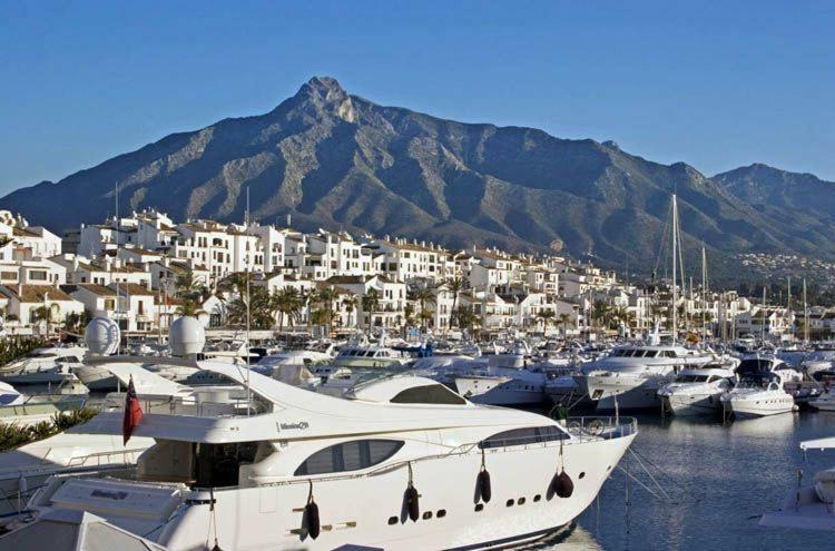 Apartamento Jardines Del Puerto Marbella Exterior foto