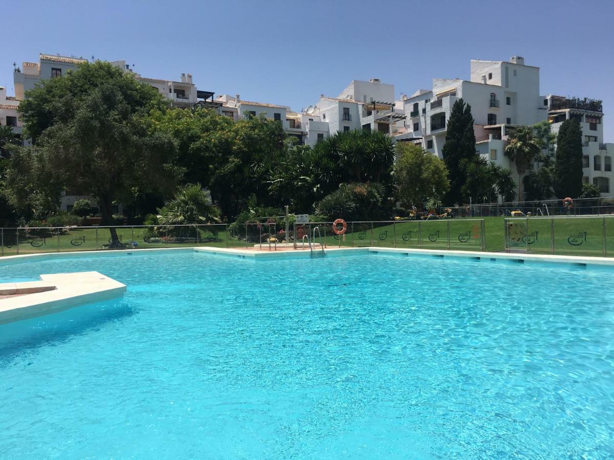 Apartamento Jardines Del Puerto Marbella Exterior foto